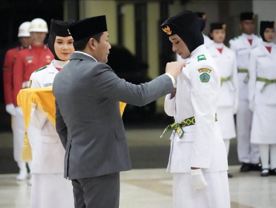 Kukuhkan 77 Anggota Paskibraka Sidoarjo, Bupati Subandi: Jadilah Generasi Penerus yang Menjaga Kehormatan Bangsa*