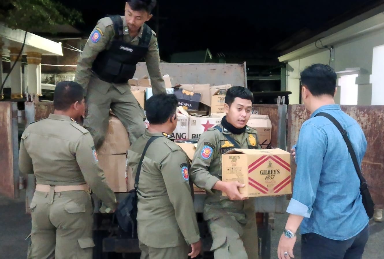 Tiga Penjual Miras Ilegal di Sidoarjo Disidang Tipiring, Hakim Jatuhkan Denda