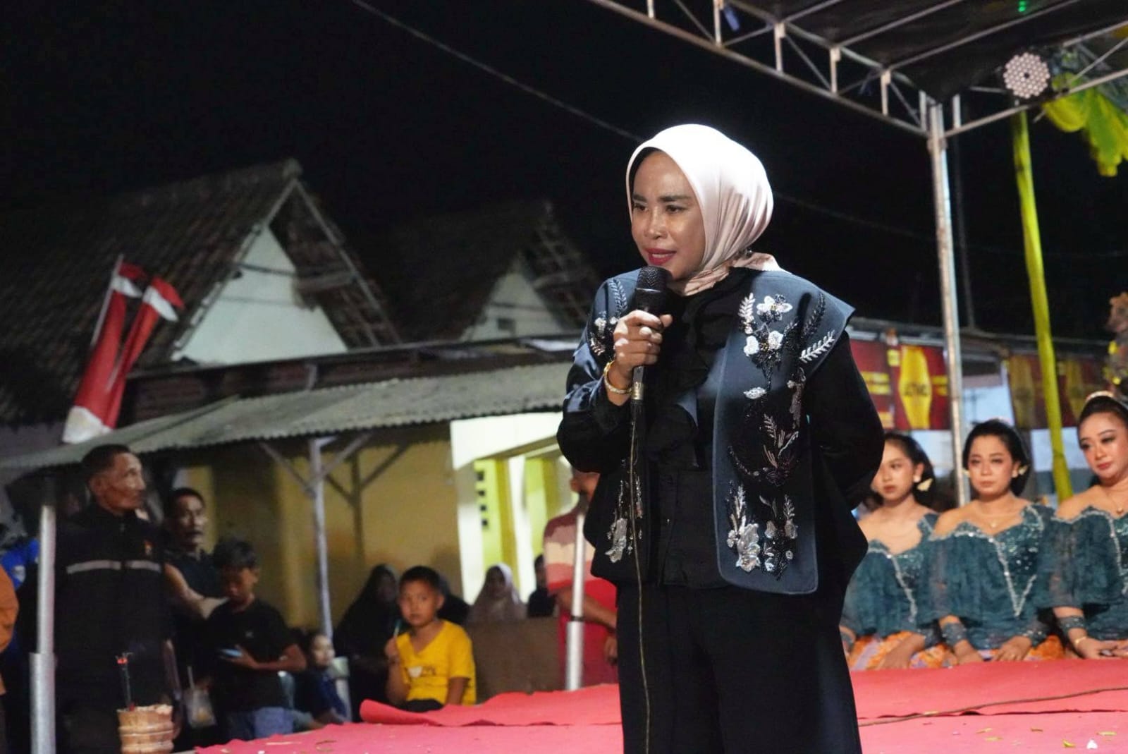 Wabup Sidoarjo Mimik Idayana Resmikan Gapura Megah Desa Jogosatru Sukodono